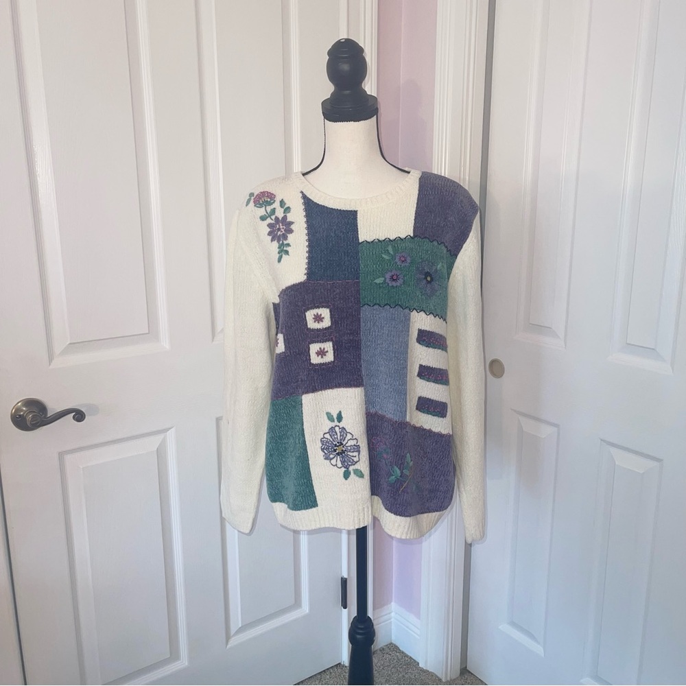 Alfred dunner floral patch design white, purple and green  knit sweater, large